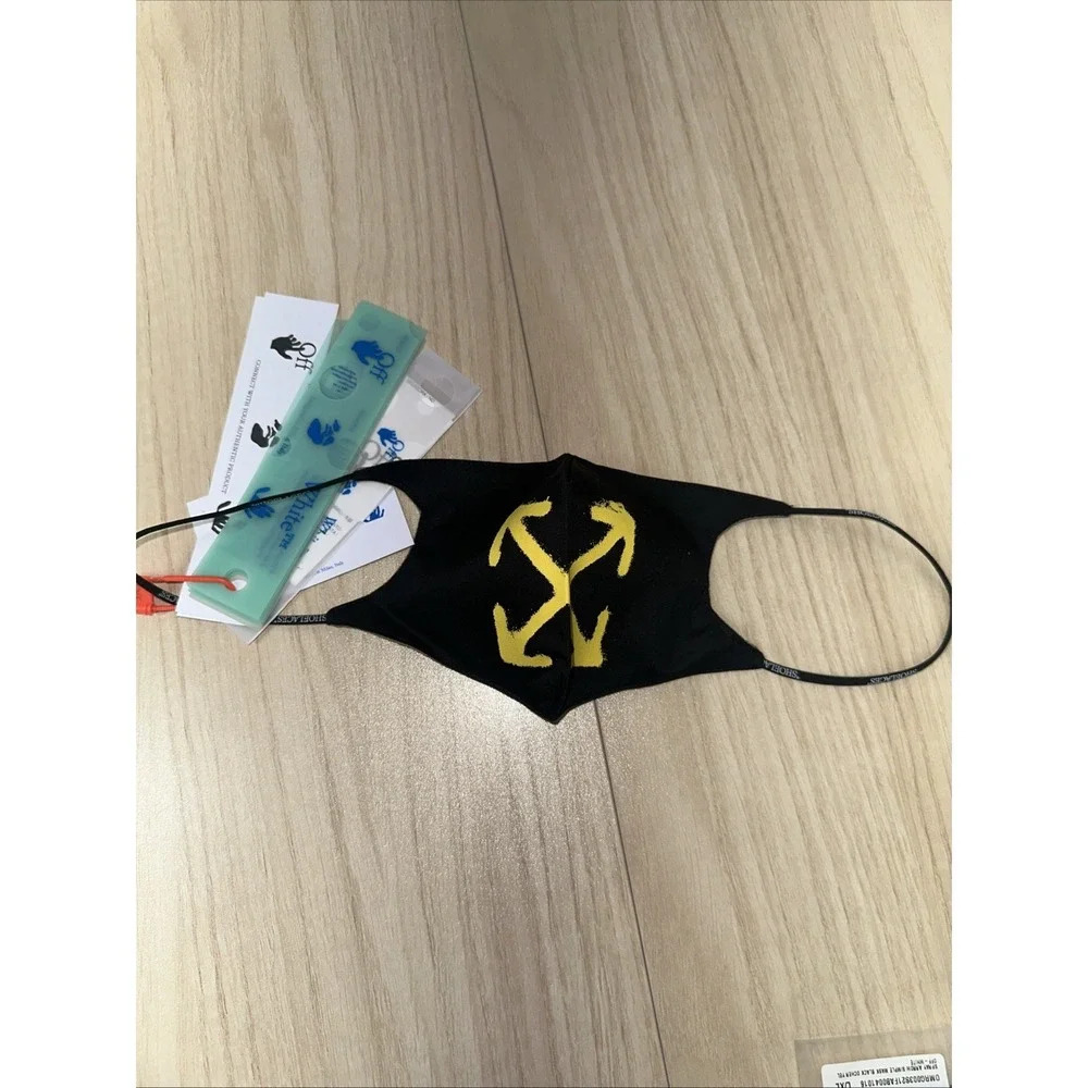 Off-White Spray/Arrow Mask Black & White- Bundle Authentic QR code New With Tags